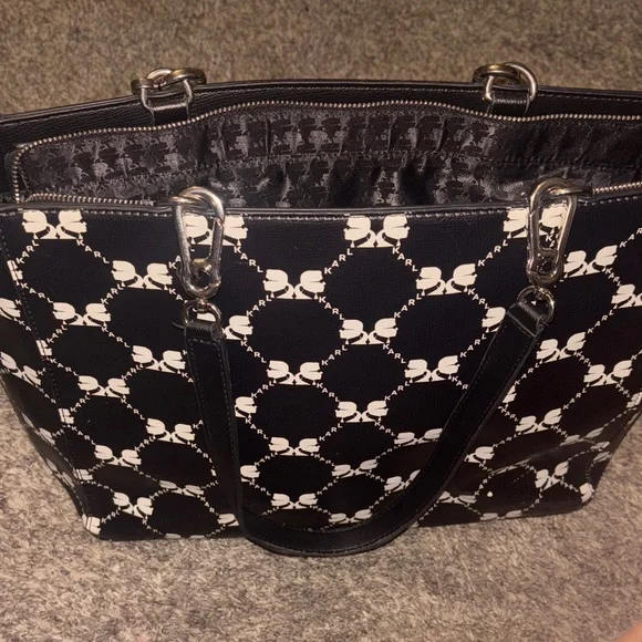 Karl Lagerfeld tote style - Picture 5 of 14